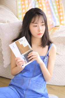 年轻的女老师在线观看